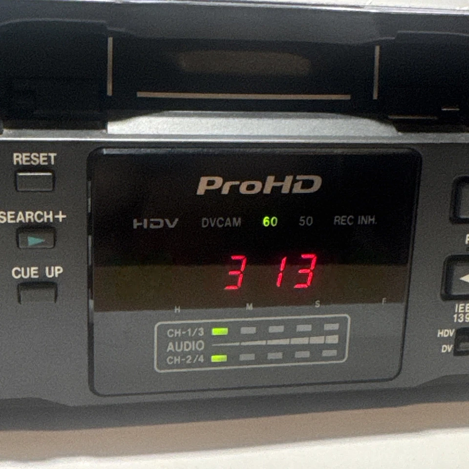 JVC BR-HD50U ProHD HDV Mini DV HD Video Cassette Recorder HD50 W/ Power Cord - Image 3 of 4