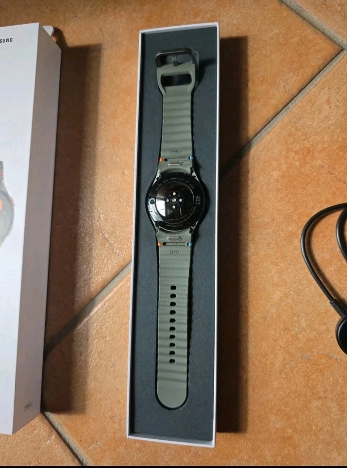 Samsung Galaxy Watch7 Smartwatch Galaxy AI, Analisi del Sonno, Controllo con dop - Immagine 3 di 4