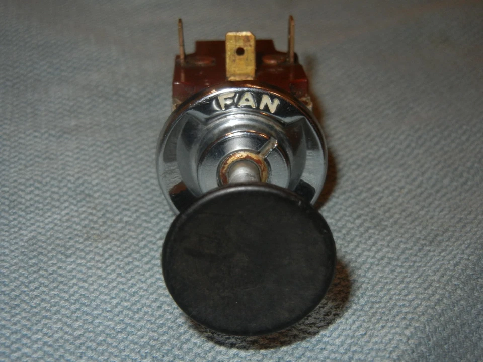 Interruptor de ventilador Volvo 122 - Imagem 2 de 4