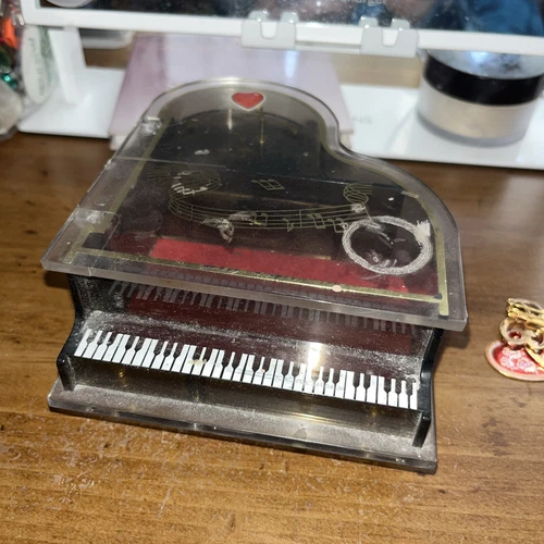 Super Cute Vtg Estate Musical ‘Love Story’ Grand Piano Jewelry Box Mfg Hong Kong
