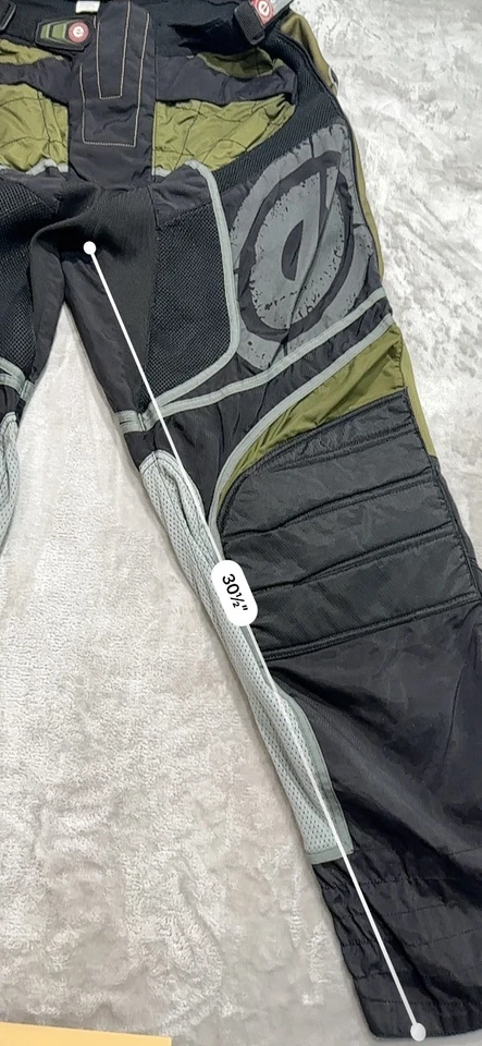 Calça de paintball Evil masculina tamanho grande preta verde acolchoada nunca usada ajustável - Imagem 3 de 4