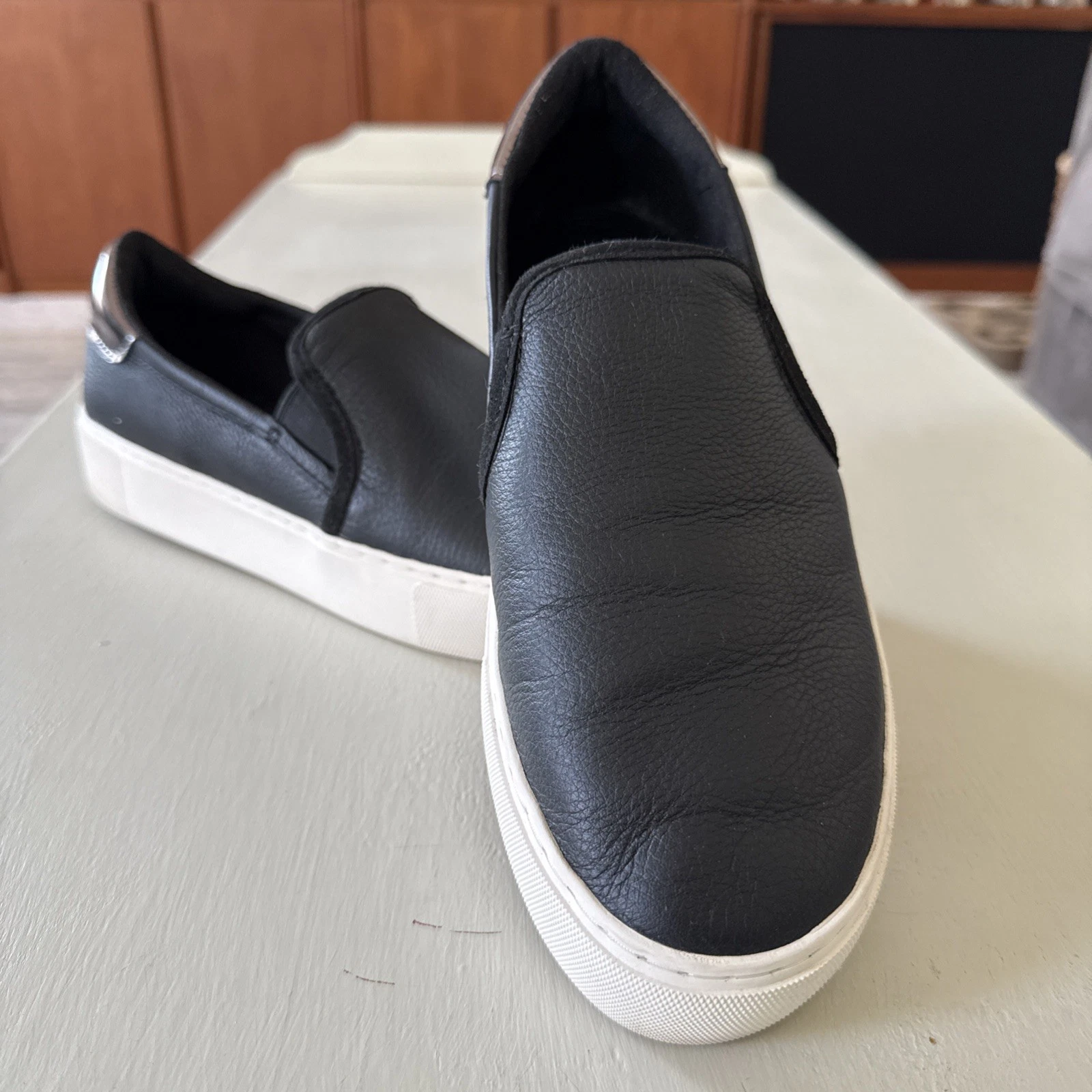 Scarpe sneakers slip on UGG Australia Cas nere in pelle con taglia 9 5 nere usate