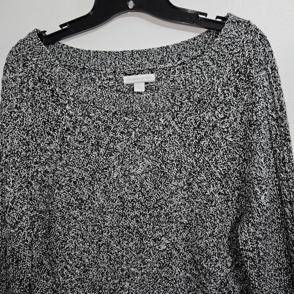 Suéter túnica suéter New York & Company. Mangas 3/4. Negro metálico. Talla XL. Foto 3 de 4