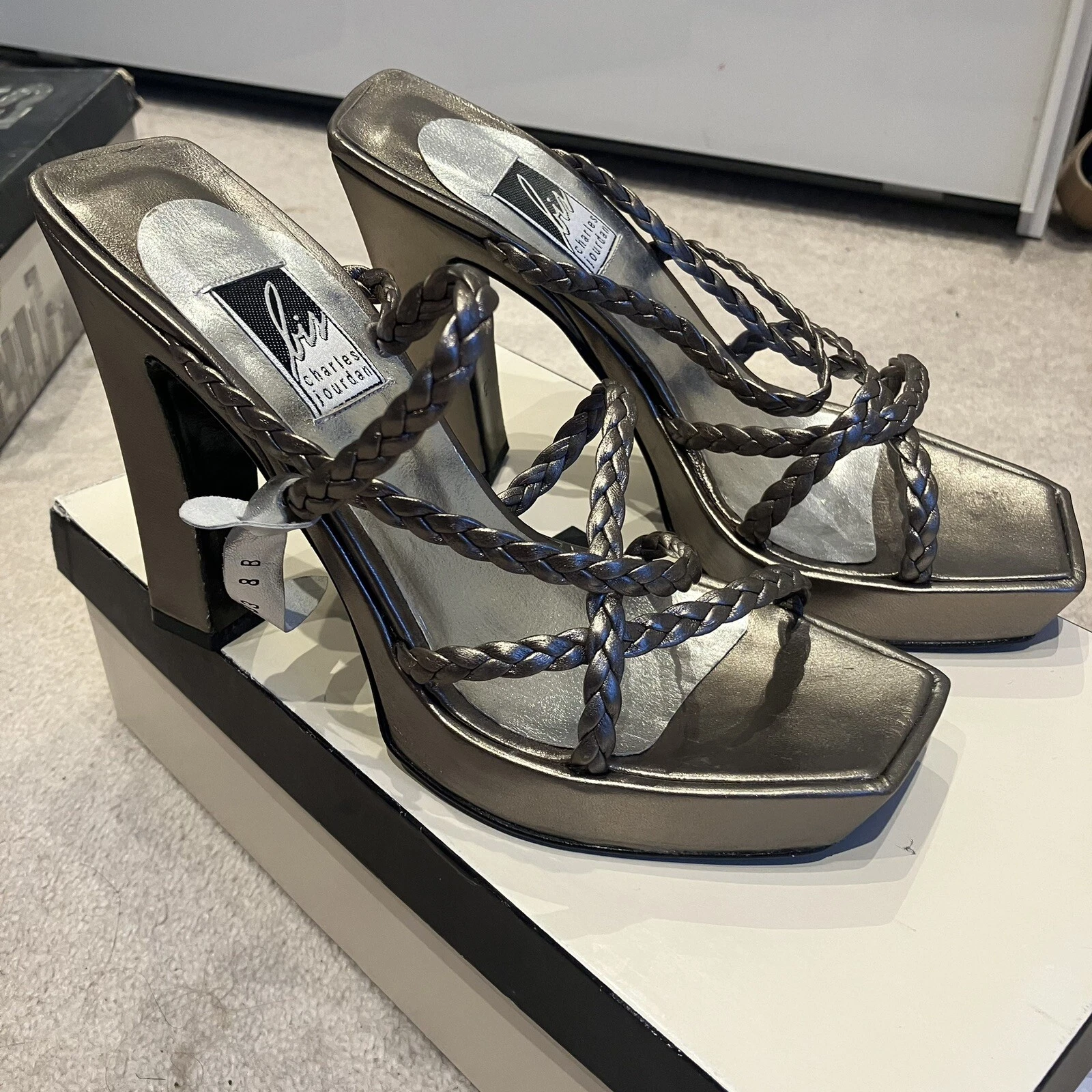 JORDAN Sandalo Charles Jourdan plateau in pelle color peltro con cinturini