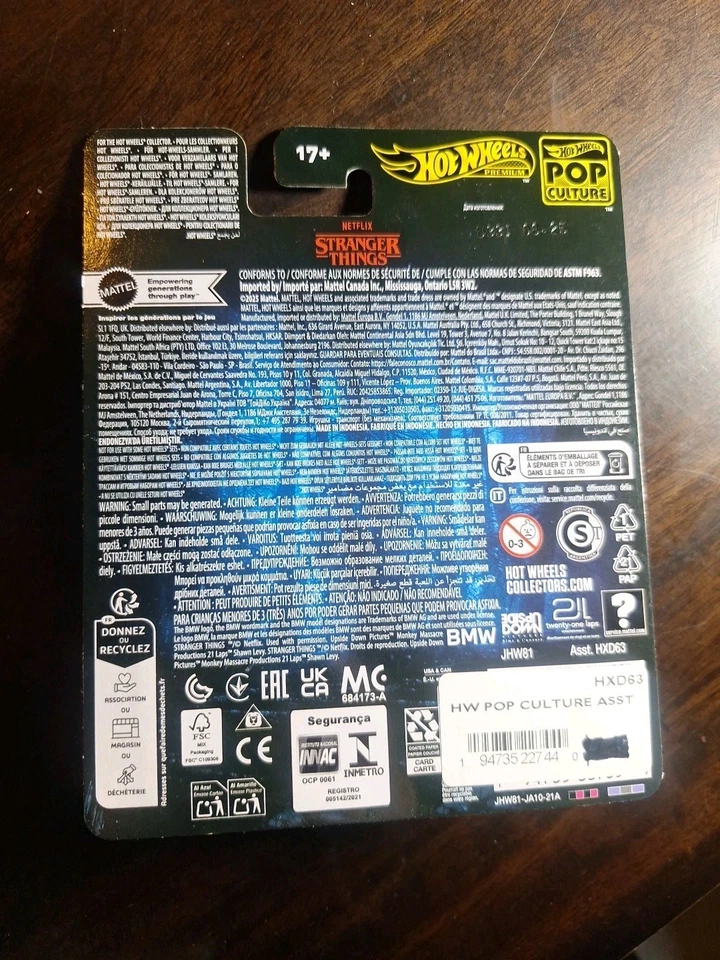 Coche diecast BMW 733i 1983 Hot Wheels Premium 2025 Pop Culture Stranger Things Foto 2 de 2