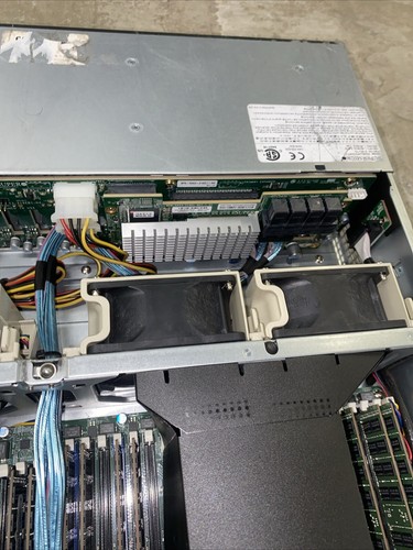 Supermicro SYS-2028U-E1CNR4T+ 2U 24-Bay 2.5" Server w/ X10DRU-i+ CTO w/ Rear Bay - Picture 19 of 19