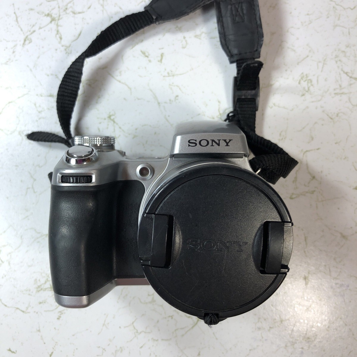 Sony Cyber-Shot DSC-H1 5.0MP Digital Camera - 12X Optical Zoom w