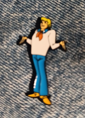 FRED-''SCOOBY DOO'' -ENAMEL, LAPEL, BROOCH PIN-NEXT DAY SHIPPING