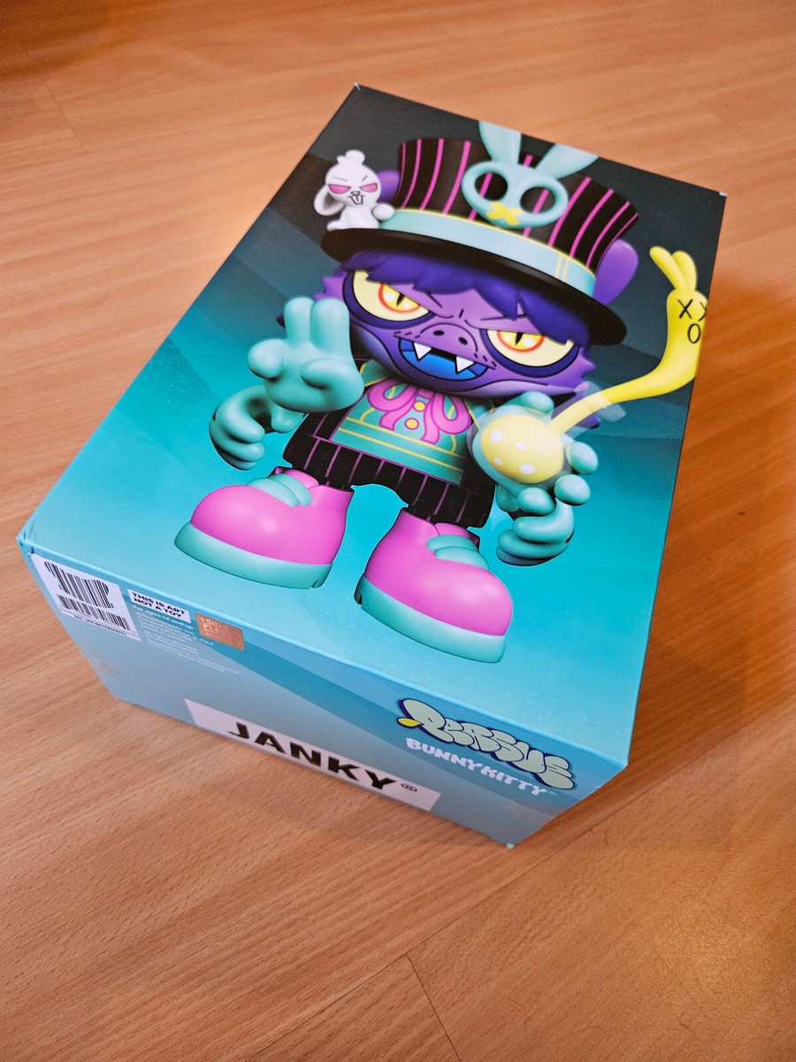 New in the box Superplastic BUNNY KEEPER DREAM STATE BY PERSUE 