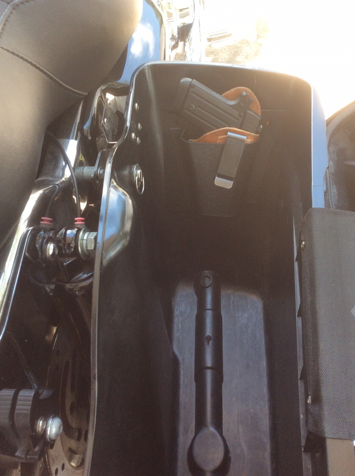 MOTORCYCLE SADDLEBAG GUN HOLSTER UNIVERSAL FITTING MOST HAND GUNSMADE