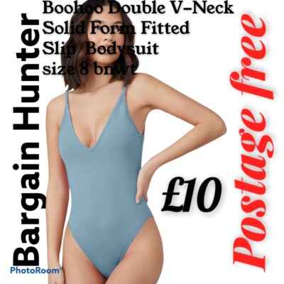 Boohoo doppelter V-Ausschnitt solide Form tailliert Slip Body Größe 8 neu mit Etikett