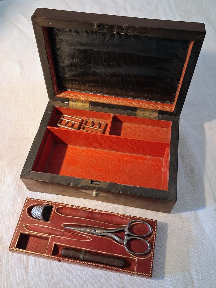 BOITE COFFRET NECESSAIRE DE COUTURE DU XIXème siècle - Photo 4/4
