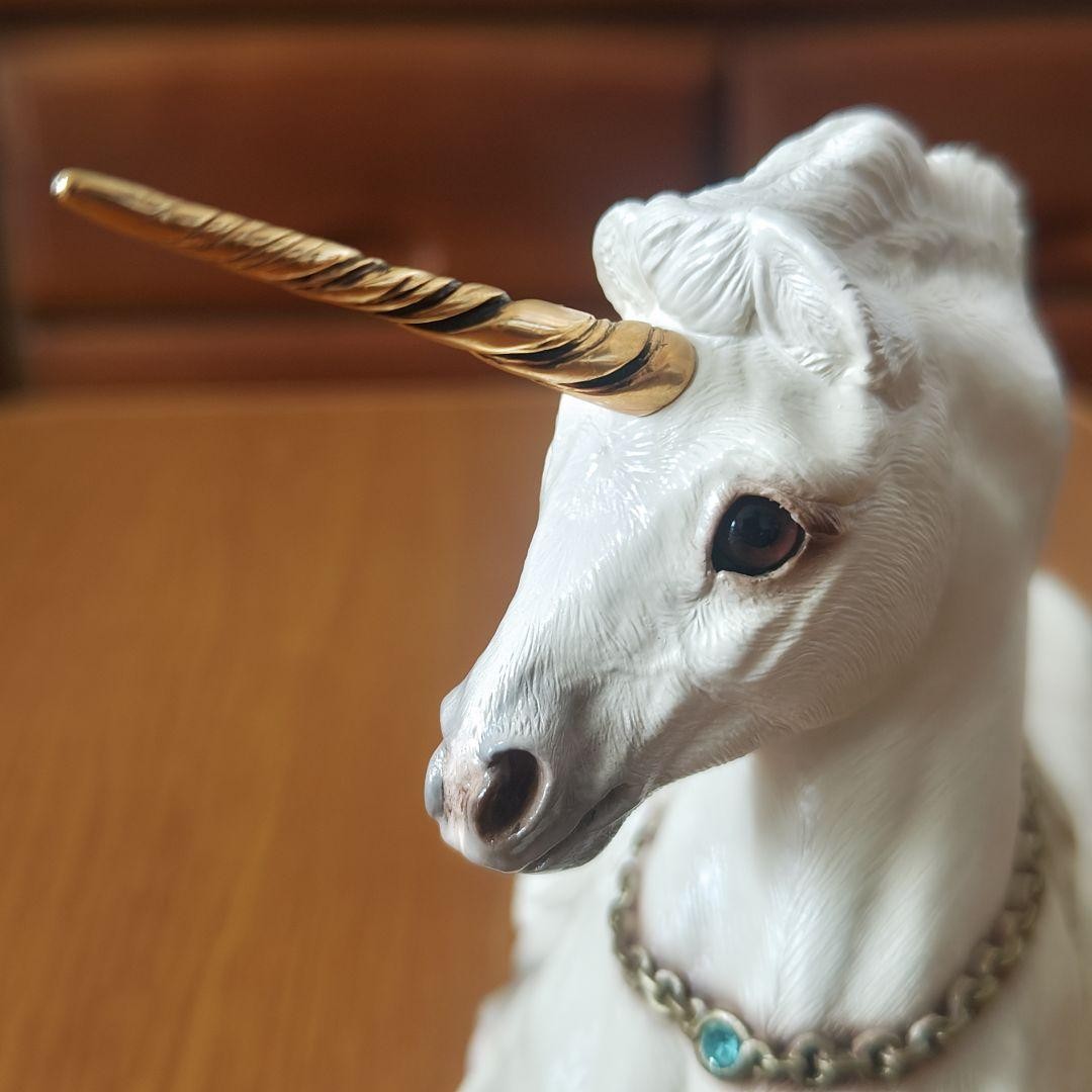 置物 WINDSTONE EDITIONS UNICORN Windstone Editions White Unicorn Interior Fantasy Collectible