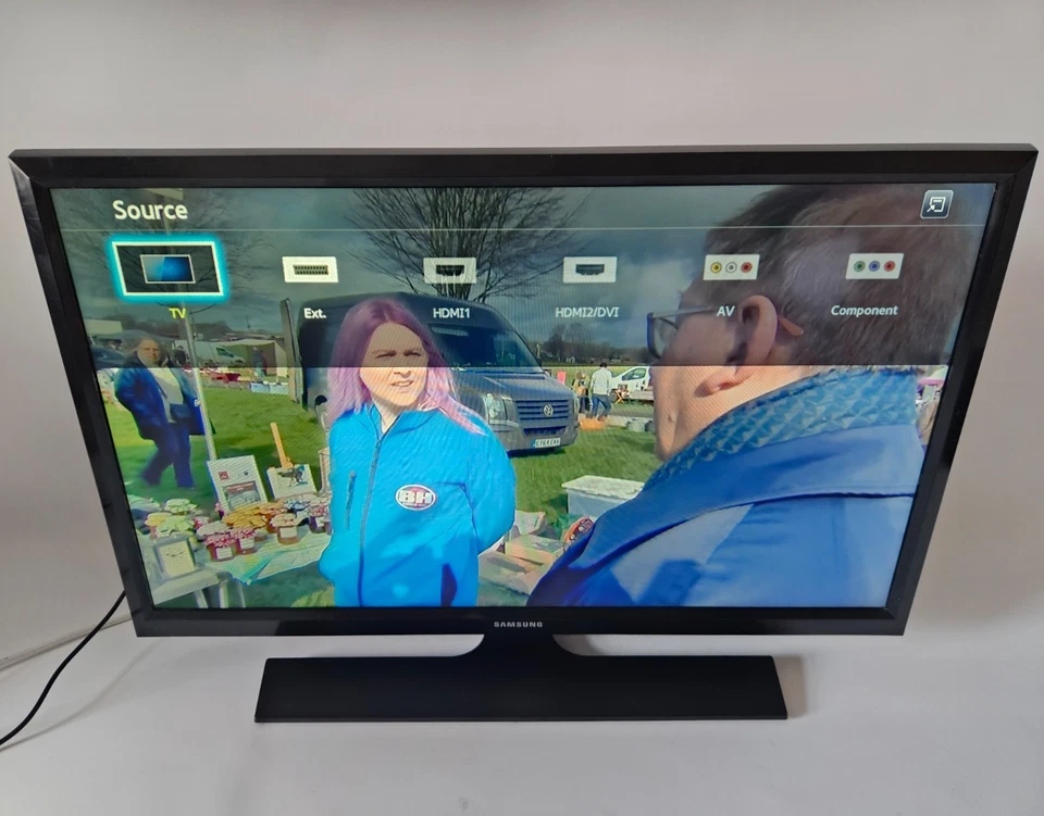 Samsung T24E310EX 24" FHD TV / Monitor with Freeview HD, 2x HDMI, USB, Remote - Image 3 of 4