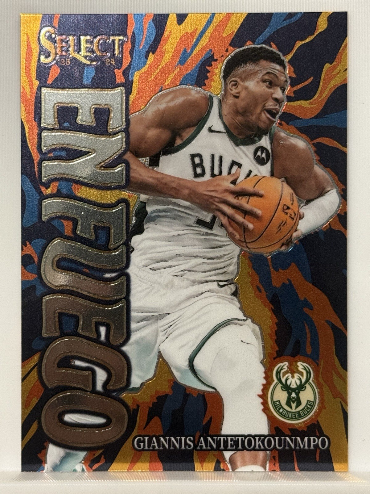 2023-24 Select En Fuego Silver Prizms #7 Giannis Antetokounmpo