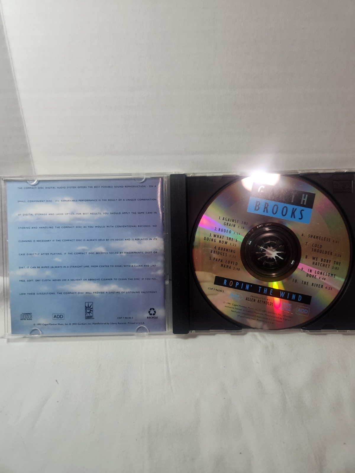 Ropin' the Wind Garth Brooks CD thumbnail 2