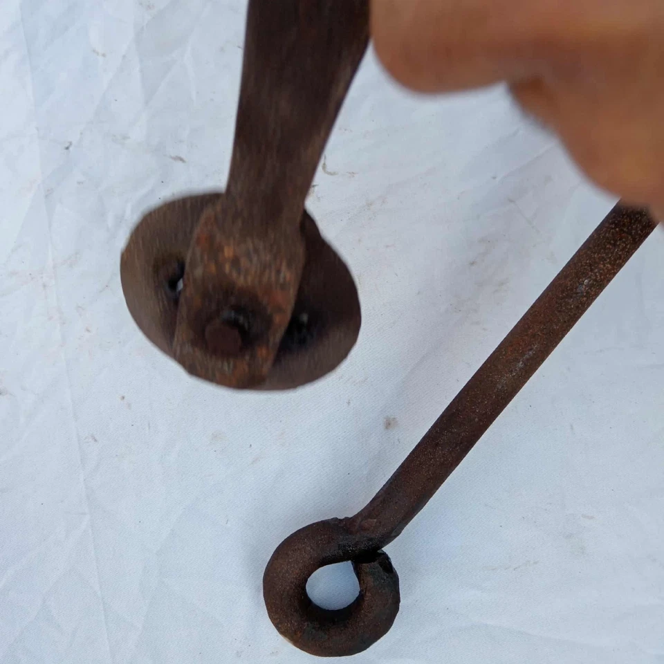 GRAN CANDELABRO DOBLE COLGANTE DE HIERRO FORJADO DEL SIGLO XVIII LUZ TELAR AJUSTABLE Foto 4 de 4