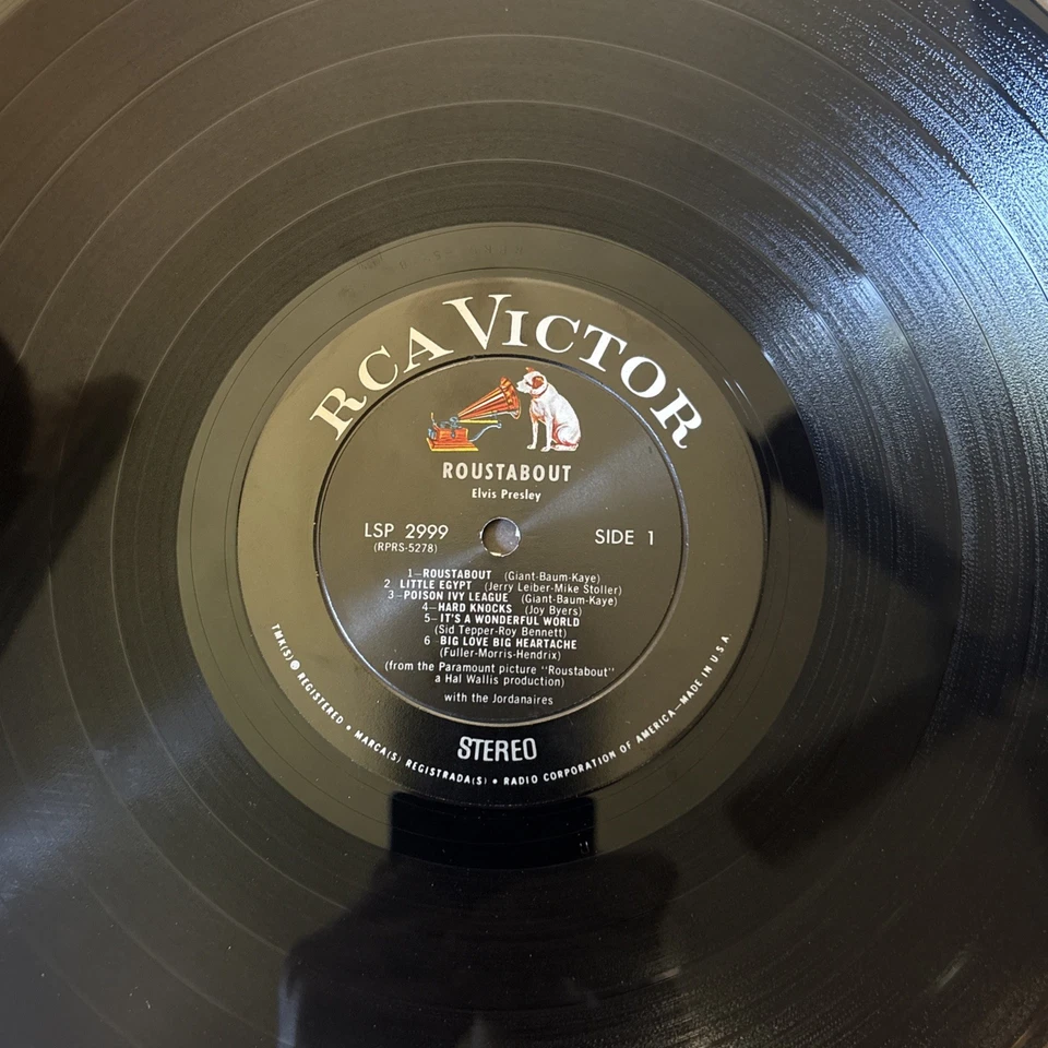 ELVIS PRESLEY LSP-2999 ROUSTABOUT ORIGINAL WHITE TOP STEREO NM TO MINT - Image 2 of 4