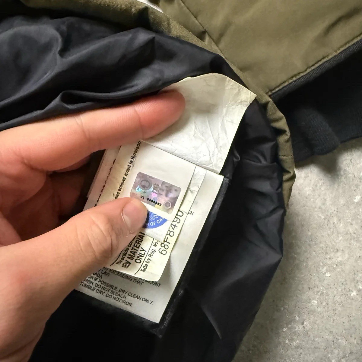 CANADA GOOSE CARSON PARKA MILITARY GREEN - (S) image 7