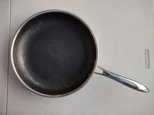 HexClad Hybrid Nonstick 12-Inch Fry Pan Stay-Cool Handle Fry Pan No Lid