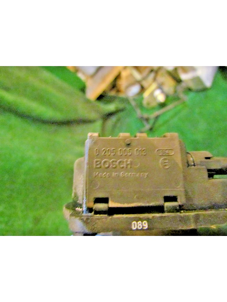 Bentley Arnage 2001 Left Throttle P/N 0205005013