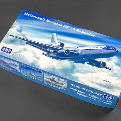 McDonnell Douglas KC-10 Extender (Plastic model kit) 1/144 AMP 144004