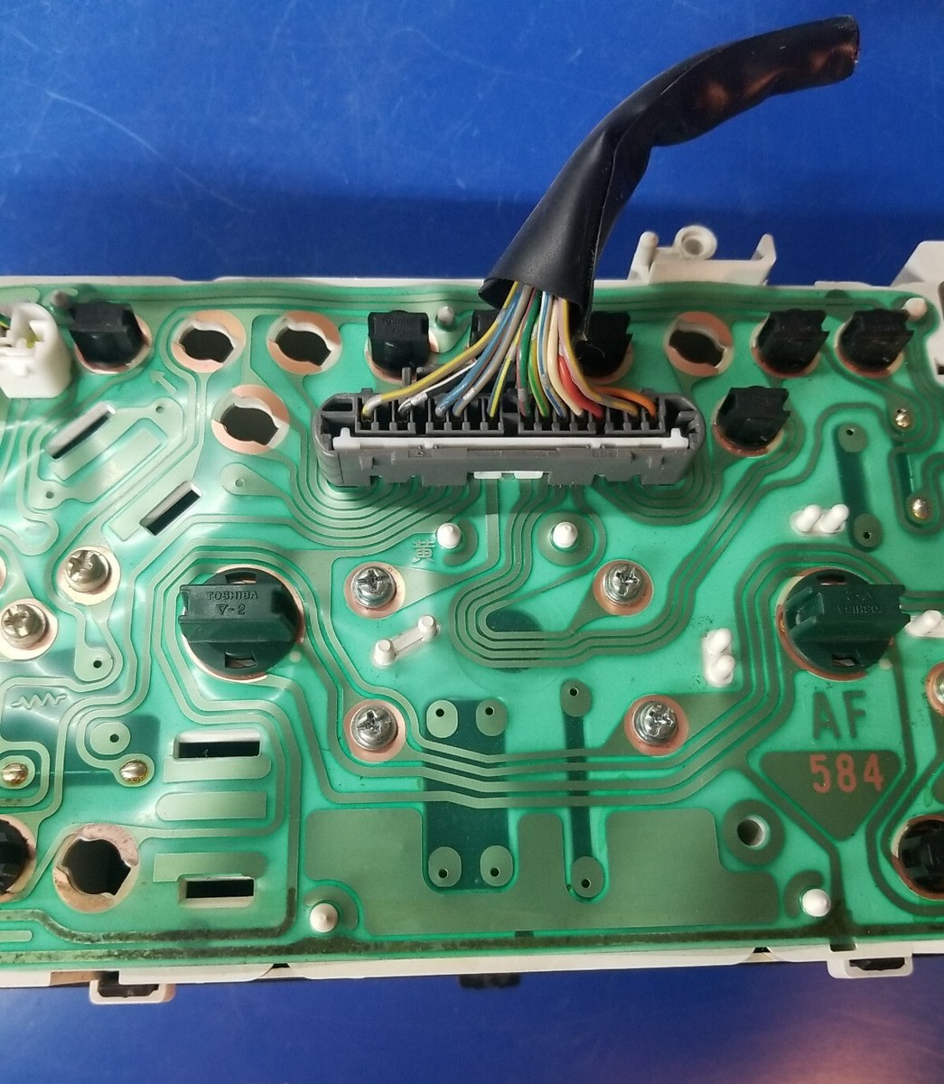 1999-2000 Suzuki Grand VITARA Speedometer Instrument Cluster
