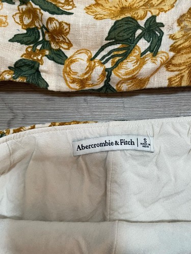 The A&F Scarlett Linen-Blend Wrap Mini Skort and Top - Picture 3 of 4