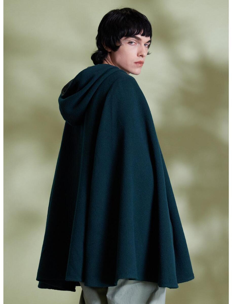 LOTR Cloaks: Hobbit Cloaks and Elven Cloaks