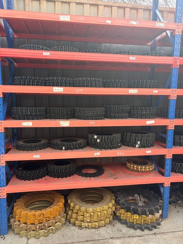 172119-35010 SPROCKET FITS YANMAR B5-1 B5-2 B50 B50-2 VIO40 VIO45 VIO50 VIO55 - Picture 8 of 8