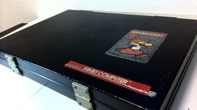 RARE 90s Nintendo Famicom Cartridge Briefcase Super Mario Bros. Edition RETRO