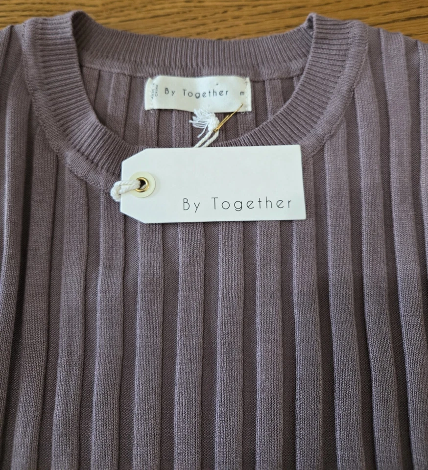 Regata feminina nova com etiquetas By Together Mauve com nervuras cropped tamanho médio - Imagem 3 de 3