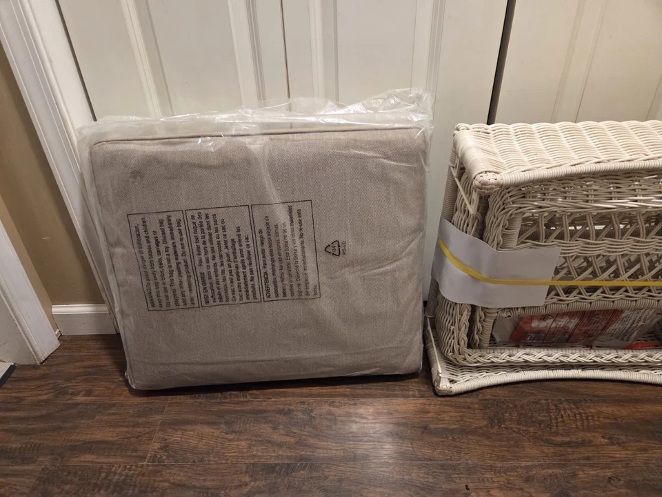 Hampton Bay Park prados vime branco pátio externo otomano com almofada - Imagem 4 de 4