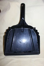 Vintage Black Metal Dustpan Retro Farmhouse Good for Tole Painting