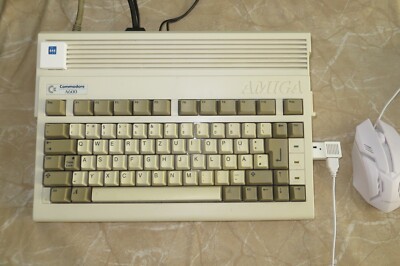 Amiga 600 kickstart switcher adapter + 8 kickstarts in one !