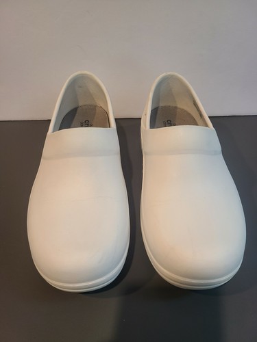 women's crocs nurse shoes