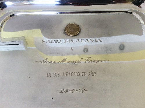 MANUEL FANGIO AUTOMOBILISMO FORMULA 1 FERRARI COLLEZIONE STATUINA LIBRO VASSOIO - Picture 6 of 11