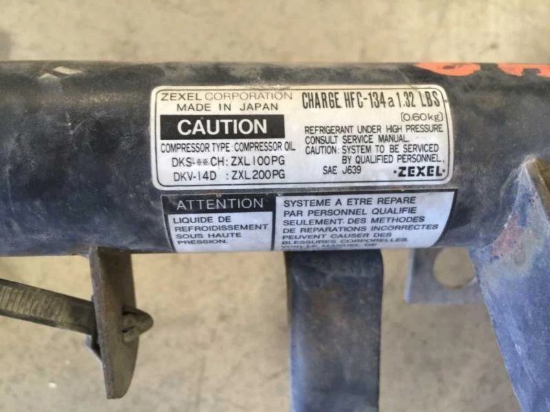 Isuzu NQR 2001 4,8 L usado cabina montaje bisagra travesaño barra de marco Foto 4 de 4