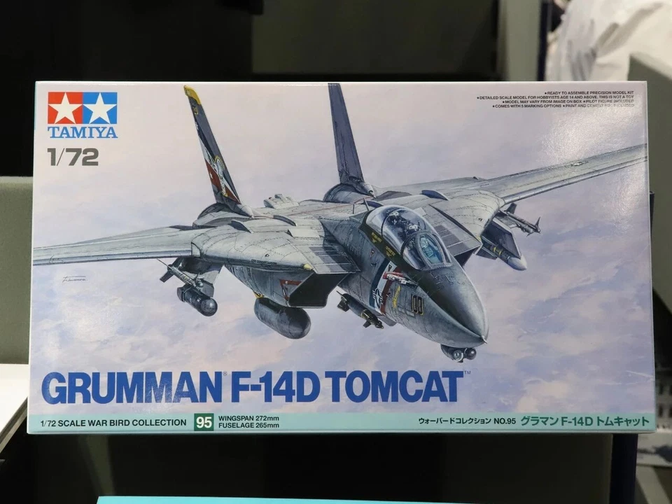 Tamiya TA60795 1/72 Grumman F-14D Tomcat Fighter Aircraft Assembly Model Kit - Image 3 of 4