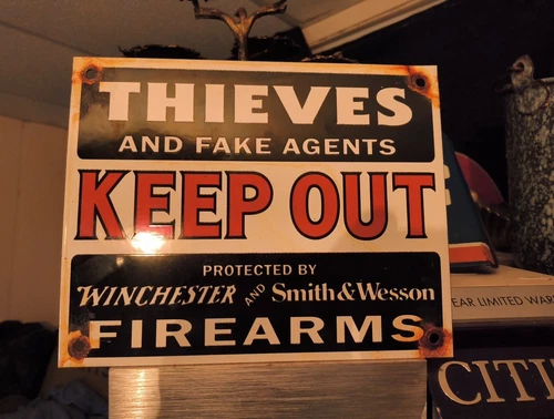 VINTAGE WINCHESTER SMITH AND WESSON PORCELAIN SIGN "THIEVES KEEP OUT" 10"×8"