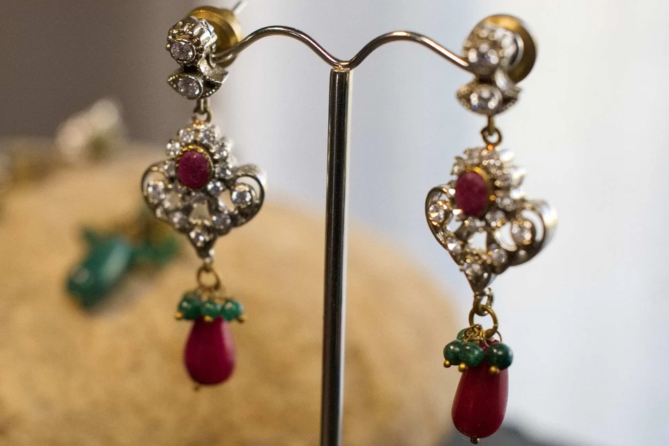 gioielli vittoriani orecchino vittoriano rubino 1 - Immagine 3 di 4