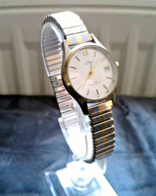 Hübsche Tempic Damen Armbanduhr gebraucht (p91)