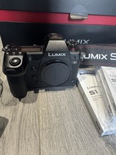 PANASONIC S1 LUMIX + VLOG + 2 x 128gb Prograde CF express b cards + 2x Batterys
