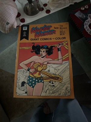 Wonder Woman  Giant coloring book nice vintage Whitman  complete MCMLXXV