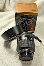 Nikon AF Nikkor Zoom 28-105mm f/3.5-4.5D macroFX lens HB-18 Hood L37FLT USA RES