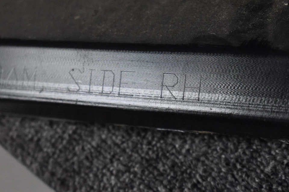 2014-2019 MITSUBISHI OUTLANDER ES LADO DERECHO BASCULANTE MOLDURA FÁBRICA OEM Foto 4 de 4