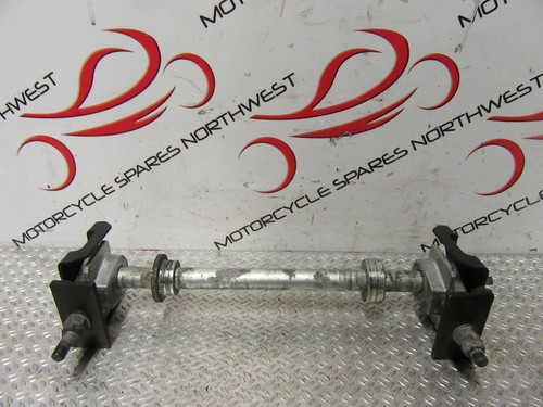 KAWASAKI Z300 ER300 BGF 2016 REAR WHEEL SPINDLE AXLE & SPACERS BK519
