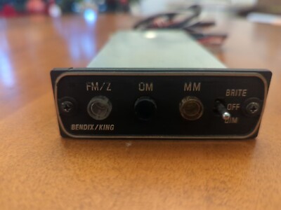 066-1065-00 Bendix King KR-22 Marker Beacon Receiver (14 or 28V) with Connector