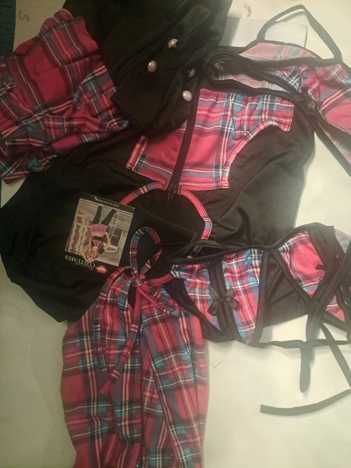 Masquerade Costumes High School Hottie Costume Halloween Dress JR 8- 10  S/M  - Image 3 of 4