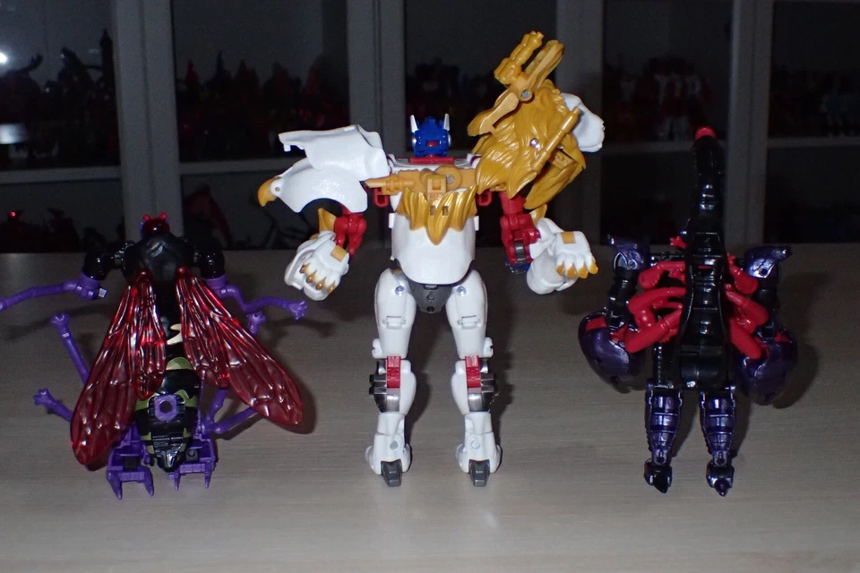 Transformers Generations Legacy Leo Prime, Skywasp y Scorponok - Imagen 2 de 4